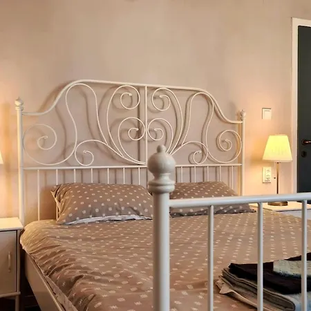 Апартаменты Cozy 2-bedroom In The Center София