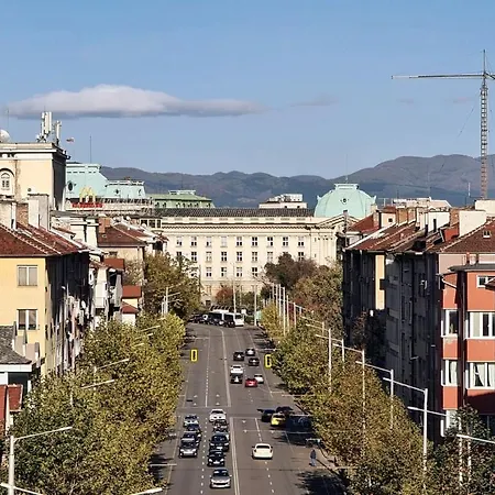 Bright 2-bdrm - Stunning Views - Center