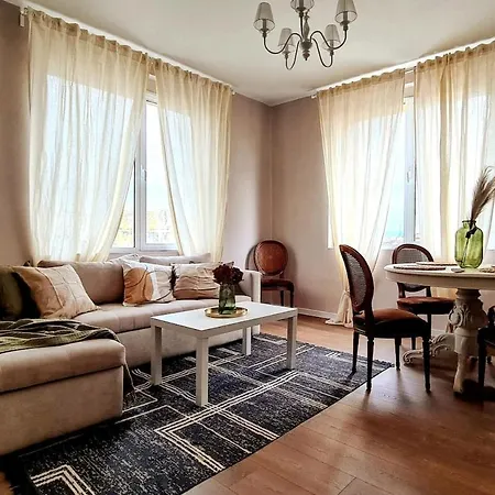 Апартаменты Cozy 2-bedroom In The Center София