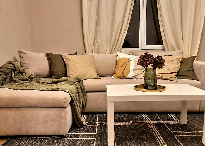 Apartment Bright 2-bdrm - Stunning Views - Center