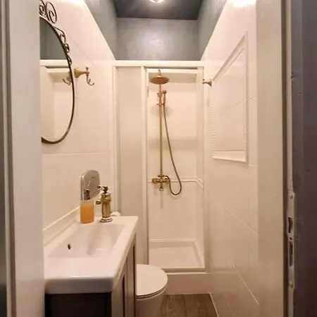 Bright 2-bdrm - Stunning Views - Center