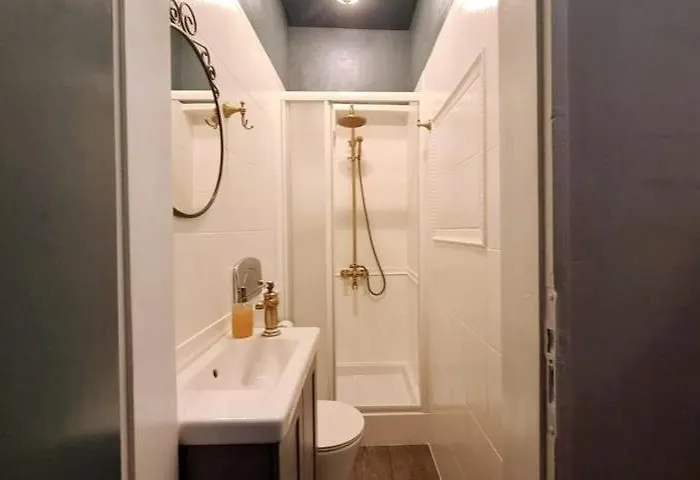 Bright 2-bdrm - Stunning Views - Center