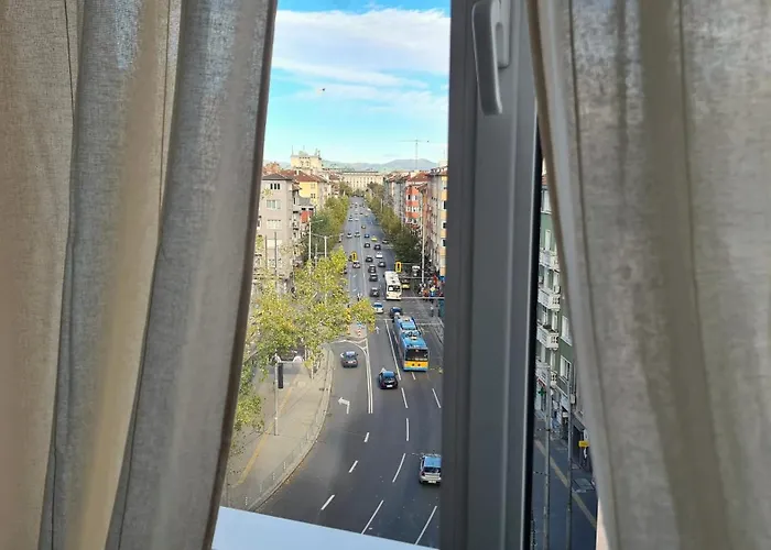 Bright 2-bdrm - Stunning Views - Center ソフィア