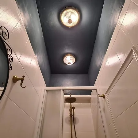 Bright 2-bdrm - Stunning Views - Center *